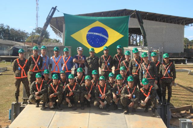 ESTÁGIO  DE  INSTRUÇÃO  TÉCNICA  DA  PONTE  LSB  E  COMPACT 200